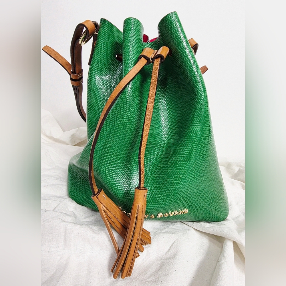 DOONEY & BOURKE Serena bucket Bag Preppy Chic In Kelly Green